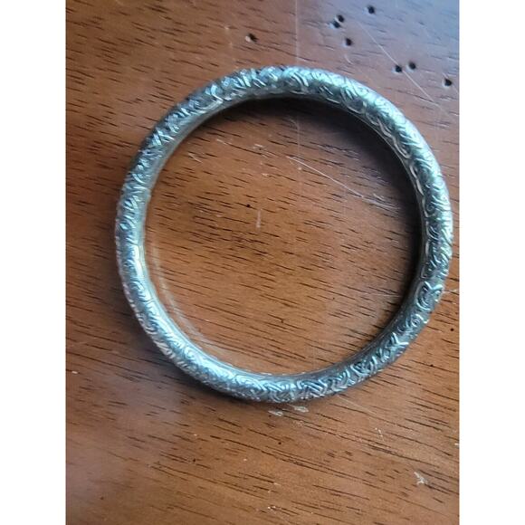 Lot Of 2 Metal Silver Pewter? Bangles With Designs - Picture 5 of 9